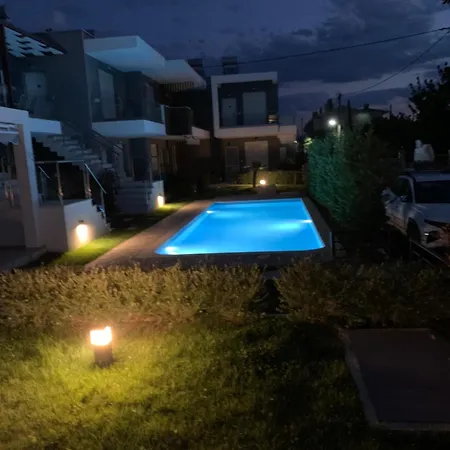 Apartman Paralia - *